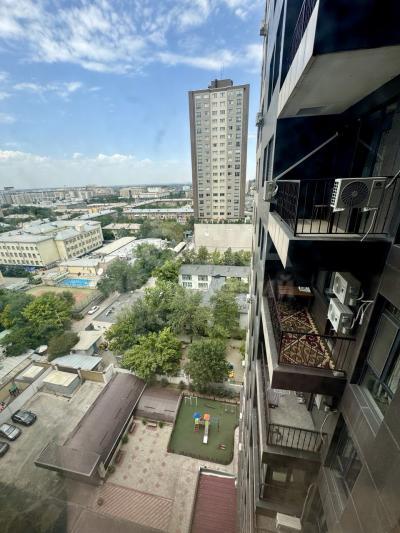 Продаю 2-комнатную квартиру, 80.2кв. м., этаж - 12/16, Токтогула/Исанова .