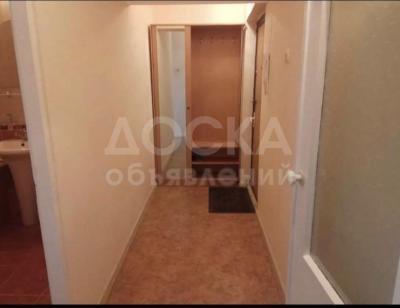 Продаю 1-комнатную квартиру, 32кв. м., этаж - 4/4, 10мкр.