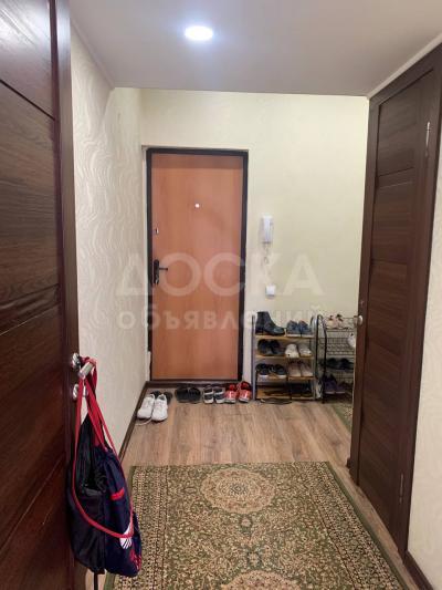 Продаю 1-комнатную квартиру, 45кв. м., этаж - 4/9, кок-жар мкр.