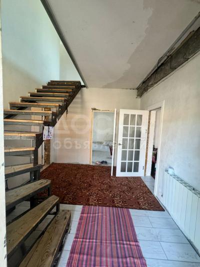 Продаю дом 5-ком. 6кв. м., этаж-1, 6-сот., стена кирпич, Ж/М Ата-журт.