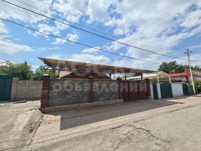 Продаю дом 5-ком. 209кв. м., этаж-2, 5-сот., стена кирпич, переулок Смоленский 10.