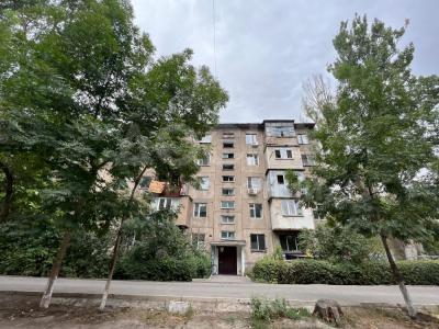 Продаю 2-комнатную квартиру, 42кв. м., этаж - 2/5, Ден Сяопина/Алыкулова.