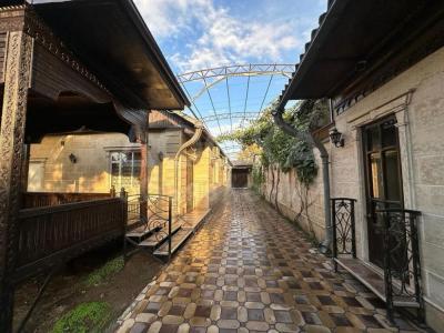 Продаю дом 4-ком. 100кв. м., этаж-1, 8-сот., стена кирпич, В Лебединовке, район Салиева /Восточная.