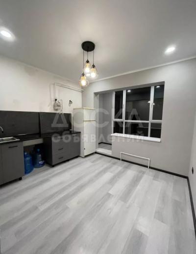 Продаю 1-комнатную квартиру, 43кв. м., этаж - 1/9, ТРЦ ТехноПарк.