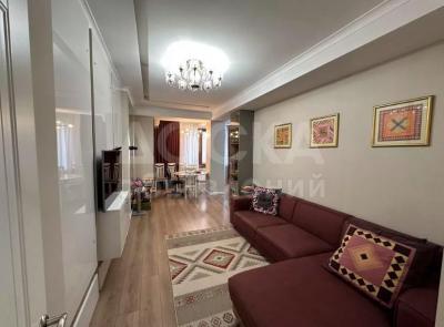 Продаю 3-комнатную квартиру, 92кв. м., этаж - 4/10, Юг-2.