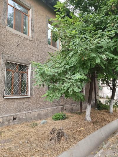 Продаю 3-комнатную квартиру, 60кв. м., этаж - 2/2, Димитрова - Интергельпо.