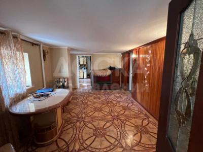 Продаю дом 5-ком. 138кв. м., этаж-2, 4-сот., стена кирпич, Ракетная 4.