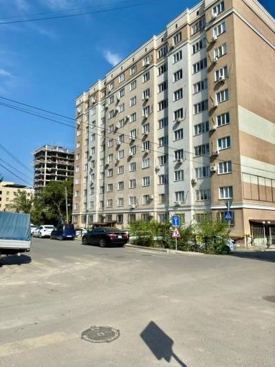 Продаю 1-комнатную квартиру, 47,8 кв. м., этаж - 3/10, Карасаева/ Белорусская .