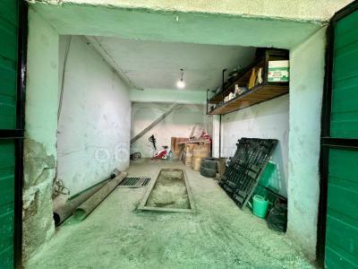 Продаю дом 5-ком. 127кв. м., этаж-3, 3,7-сот., стена другое, Профсоюзная /Месароша .