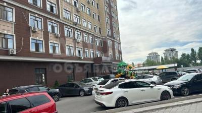 Продаю 2-комнатную квартиру, 57кв. м., этаж - 12/12, Асанбай 12 этаж. 57 КВ.