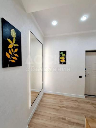 Продаю 2-комнатную квартиру, 81кв. м., этаж - 13/14, золотой квадрат.