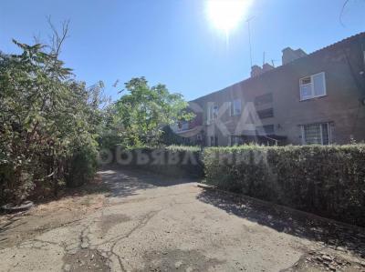 Продаю 4-комнатную квартиру, 90кв. м., этаж - 2/2, Лебединовка.