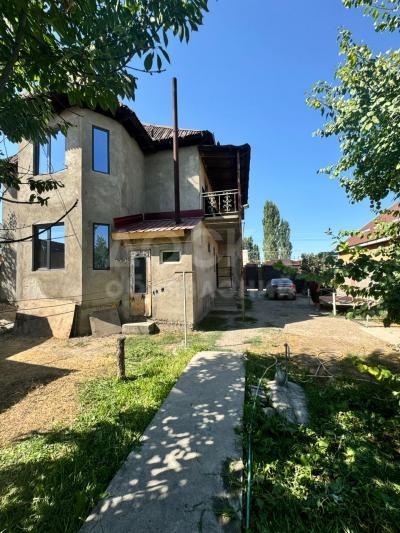 Продаю дом 6-ком. 182кв. м., этаж-2, 6-сот., стена кирпич, Новопавловка  Ж/М Ата-Журт.