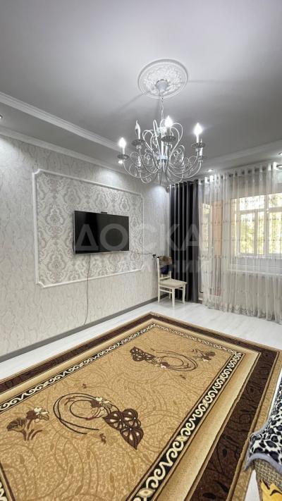 Продаю 3-комнатную квартиру, 69кв. м., этаж - 2/5, Мкр. Аламедин 1.