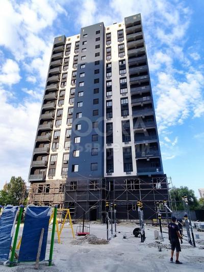 Продаю 4-комнатную квартиру, 145кв. м., этаж - 10/15, Абай/Ахунбаев.