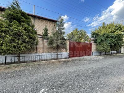 Продаю коттедж 5-ком. 150кв. м., этаж-2, 5-сот., стена кирпич, Учкун мкр, Жылдызбек Огомбаева.