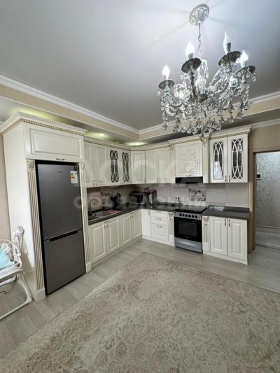 Продаю 3-комнатную квартиру, 80кв. м., этаж - 8/10, мкр. "Аламедин-1".