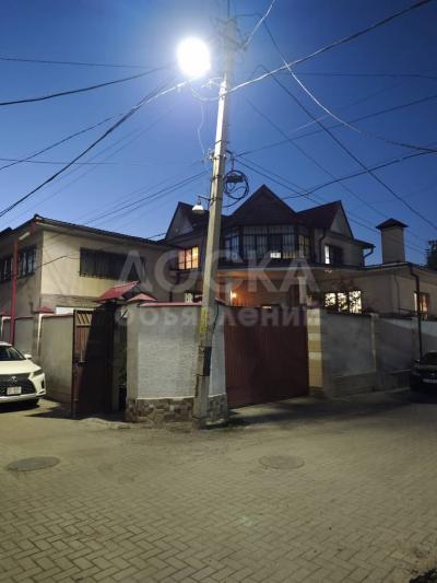 Продаю дом 7-ком. 500кв. м., этаж-2, 4,3-сот., стена кирпич, Советская/Ахунбаева.