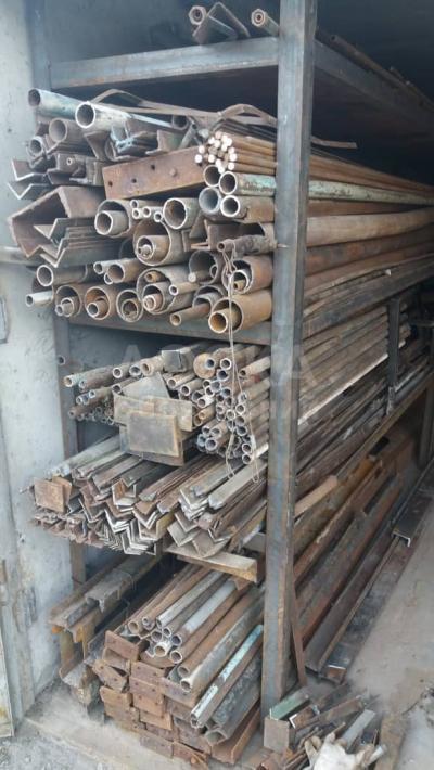 Продаю (СССР) б/у металлические и вентиляционные трубы, листы, уголки, швеллера, прутки (кругляк), рельсы.