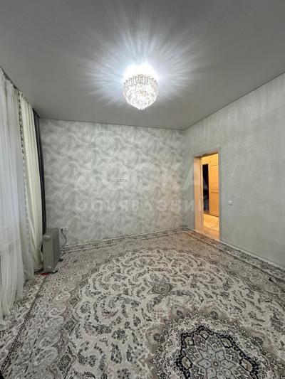 Продаю дом 4-ком. 100кв. м., этаж-1, 4-сот., стена кирпич, сарбан.