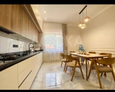 Сдаю дом 7-ком. 300кв. м., этаж-1, 16-сот., стена кирпич, киргизия.