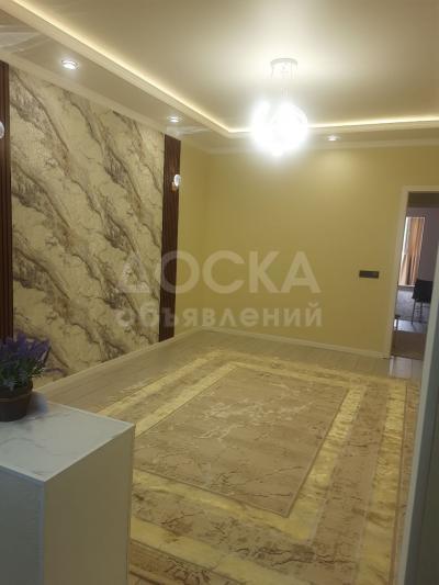 Продаю 2-комнатную квартиру, 78кв. м., этаж - 2/9, джал.