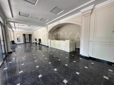 Продаю 4-комнатную квартиру, 165кв. м., этаж - 8/13, токомбаева  23.