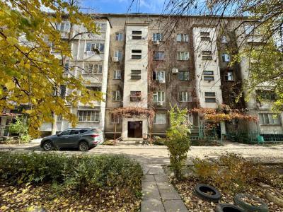 Продаю 2-комнатную квартиру, 54кв. м., этаж - 4/5, мкр.Аламедин 1.