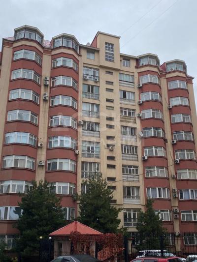 Продаю 5-комнатную квартиру, 350, 7кв. м., этаж - 9/10, ТРЦ Ала-Ара.