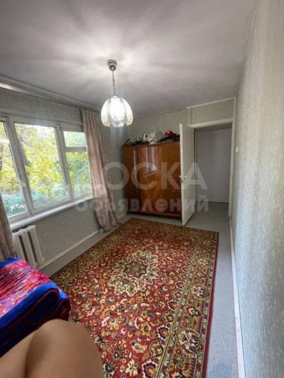 Продаю 2-комнатную квартиру, 43кв. м., этаж - 2/4, 4-мкр.