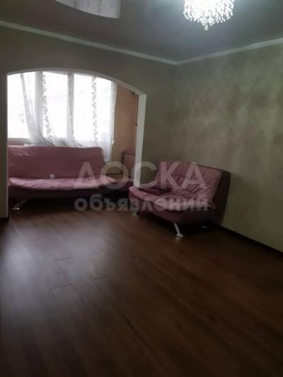 Продаю 1-комнатную квартиру, 45кв. м., этаж - 9/9, Улан-2/25.