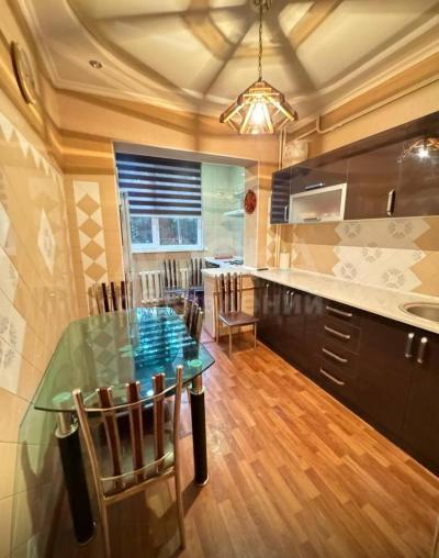 Продаю 3-комнатную квартиру, 78кв. м., этаж - 1/9, Асанбай.