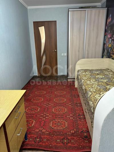 Продаю 3-комнатную квартиру, 58кв. м., этаж - 4/5, 10-мкр.