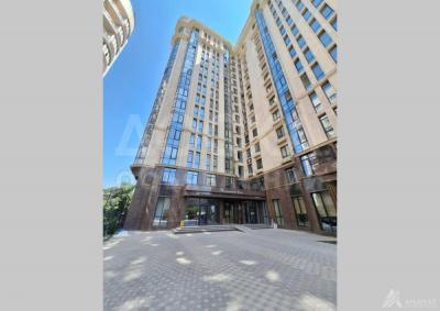 Продаю 2-комнатную квартиру, 81кв. м., этаж - 6/15, 7-мкр.