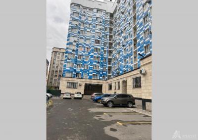 Продаю 2-комнатную квартиру, 80кв. м., этаж - 7/14, ул.Исанова/Линейная.