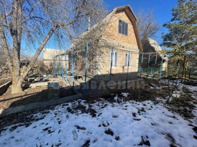 Продаю дачу 2-ком. 40кв. м., этаж-2, 5-сот., стена кирпич, Панорама. 2-улица.