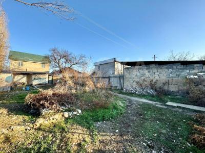 Продаю дом 5-ком. 90кв. м., этаж-2, 5-сот., стена саман, ул. Кырк Кыз /И.Ахунбаева, .