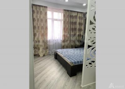 Продаю 2-комнатную квартиру, 60кв. м., этаж - 6/9, ул.Абая 40.