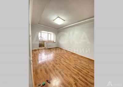 Продаю 1-комнатную квартиру, 34кв. м., этаж - 4/5, ТРЦ Таатан.