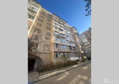 Продаю 3-комнатную квартиру, 82кв. м., этаж - 1/9, мкр Асанбай.