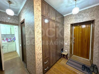 Продаю 3-комнатную квартиру, 76кв. м., этаж - 2/2, Интергельпо/Димитрова.