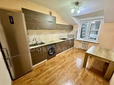 Продаю 3-комнатную квартиру, 64кв. м., этаж - 5/5, Чолпон-Атинская/Салиевой.