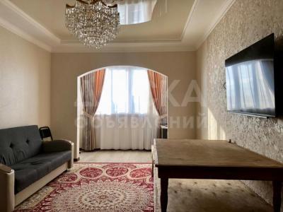 Продаю 2-комнатную квартиру, 67кв. м., этаж - 8/9, мкр кок жар ул куйручук.