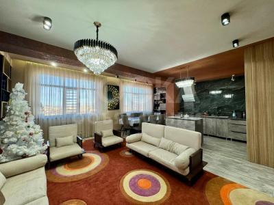 Продаю 4-комнатную квартиру, 159кв. м., этаж - 10/10, Абая/Горького .