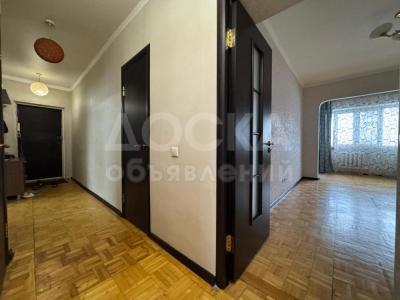 Продаю 3-комнатную квартиру, 95кв. м., этаж - 5/8, тыныстанова 64/1.