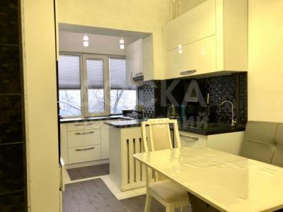 Продаю 4-комнатную квартиру, 61кв. м., этаж - 4/9, карпинка токтогула.