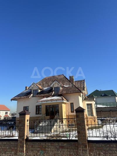 Продаю дом 6-ком. 330кв. м., этаж-2, 16-сот., стена кирпич, Жил массив Ынтымак (Киргизия-2).