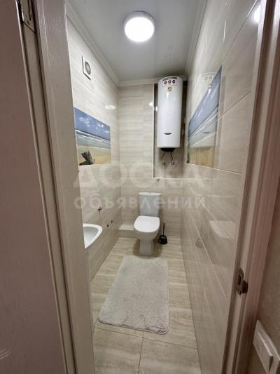 Продаю 2-комнатную квартиру, 76кв. м., этаж - 5/10, За отелем Жаннат, Токомбаева/Сухе-батора.