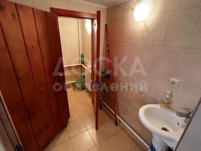 Продаю дом 5-ком. 135кв. м., этаж-2, 4-сот., стена кирпич, Ракетная 4.