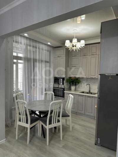 Продаю 1-комнатную квартиру, 58,3кв. м., этаж - 9/12, Арстанбека Дуйшеева 8.